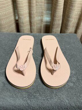 NWT Tory Burch 2022 Mini Minnie Flip-Flops in Porcelain Pink - Size  8